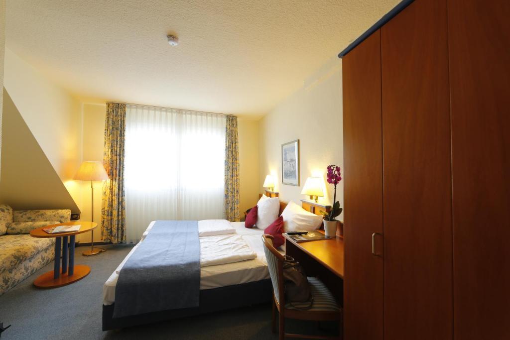 Hotel Karl Noss Cochem Quarto foto