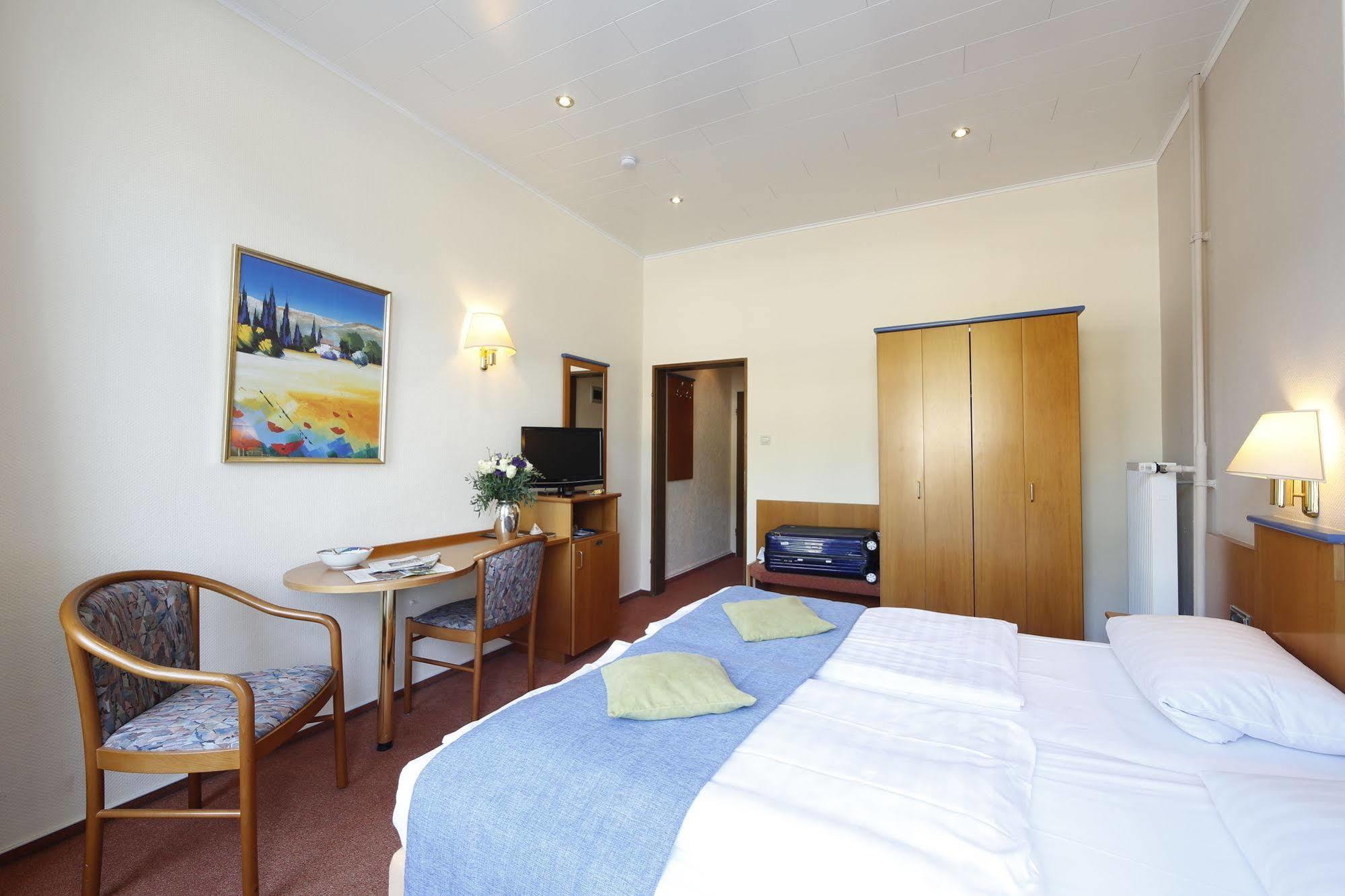 Hotel Karl Noss Cochem Exterior foto
